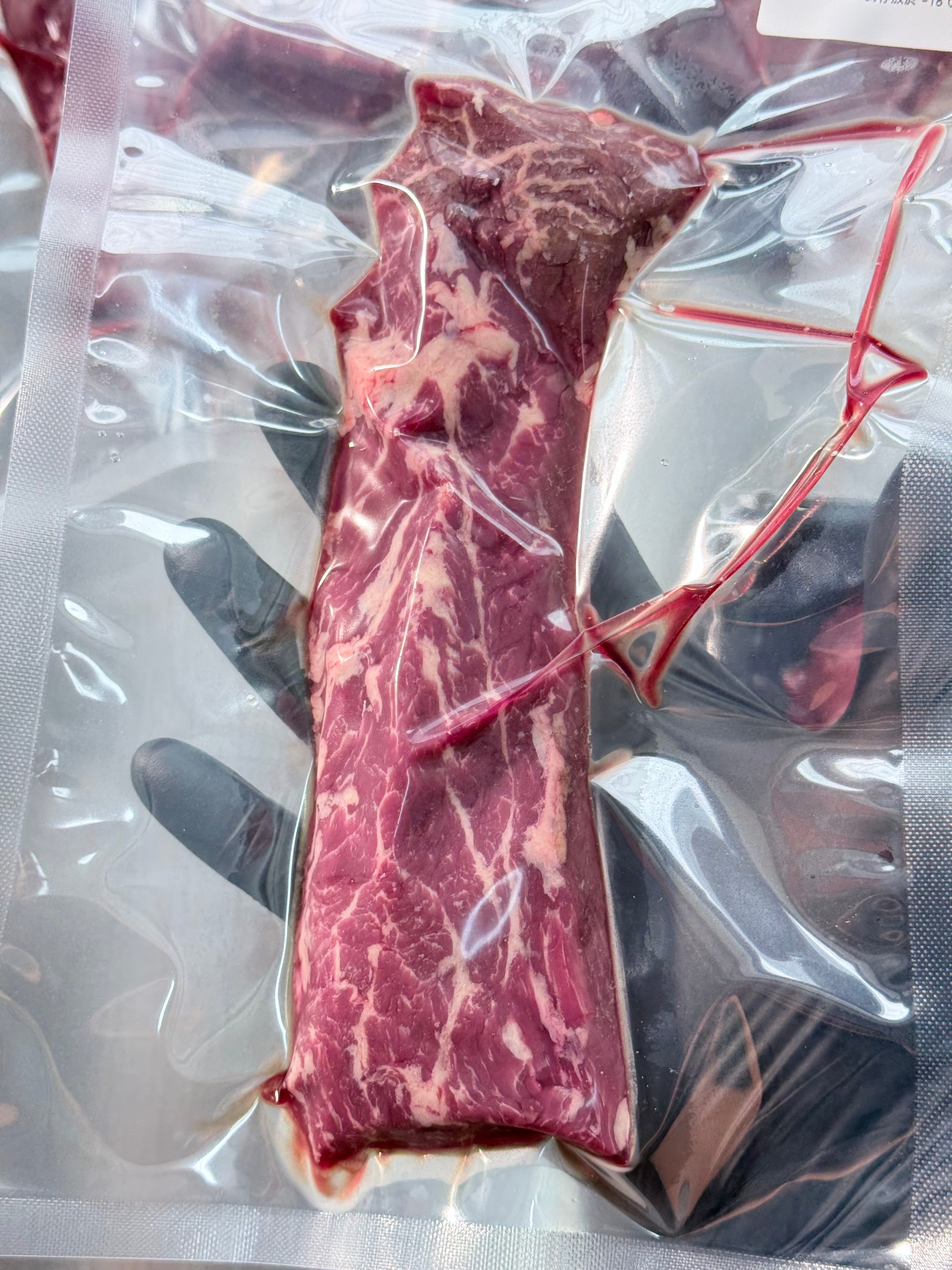 1855 Black Angus Hanger steak